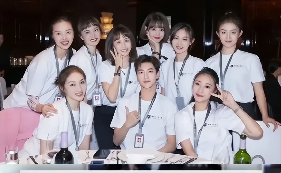 换一部戏,换个搭档,就换个绯闻女友,从李沁宋茜,到乔欣赵露思迪丽热巴