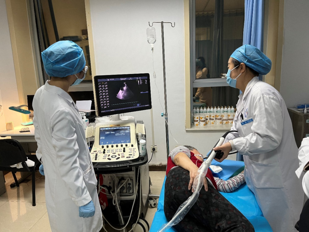 精准救治丨西安市红会医院超声医学科开展首例经食道超声心动图检查