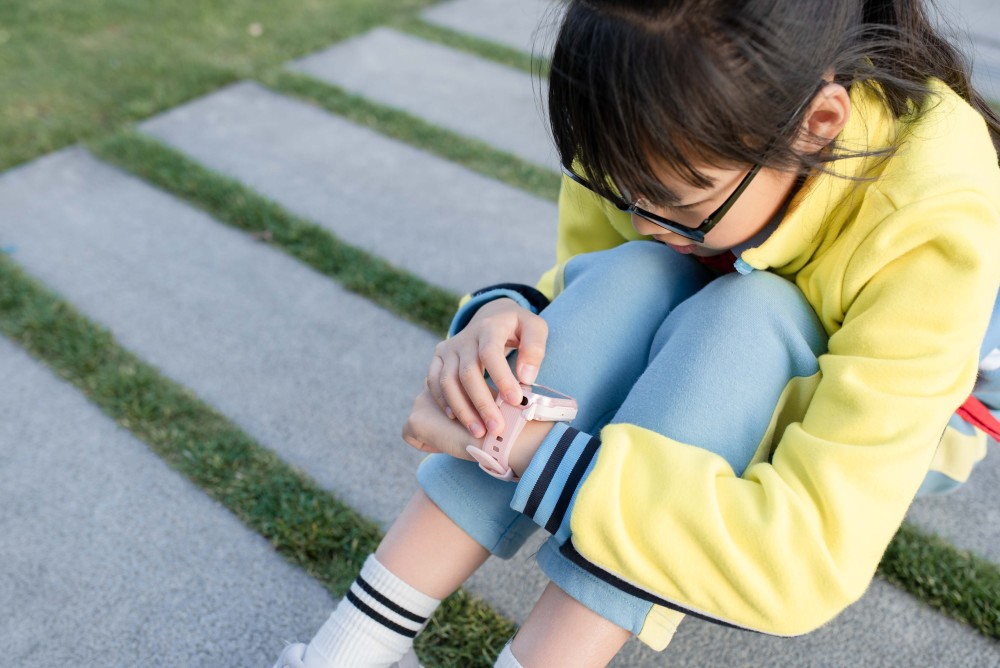 米兔儿童学习手表7:软硬件全面升级,全天候称职好管家_腾讯新闻