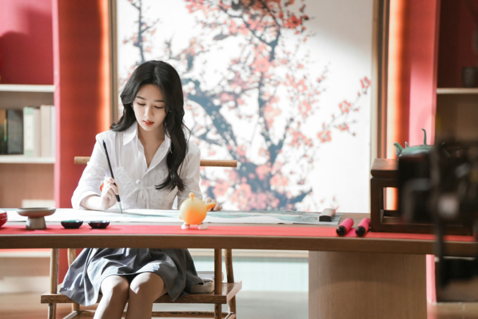 不是,谁说杨紫变美纯靠瘦?