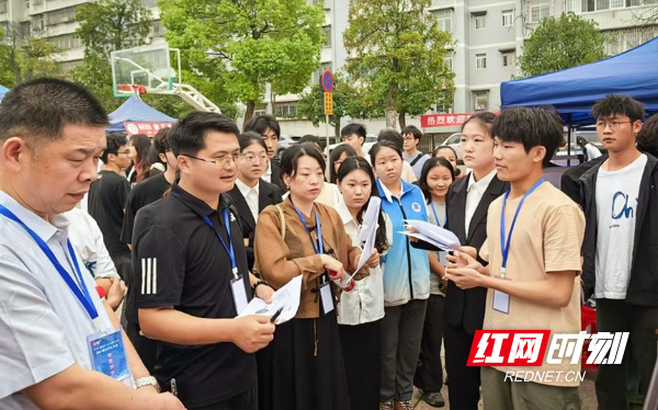 邵阳学院第十二届"求真杯"大学生创业计划竞赛终审决赛上演"王牌对