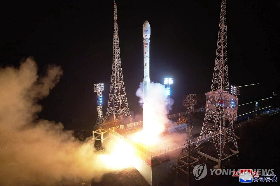 2023年11月21日朝鲜新型运载火箭千里马一号发射画面北京时间2024年