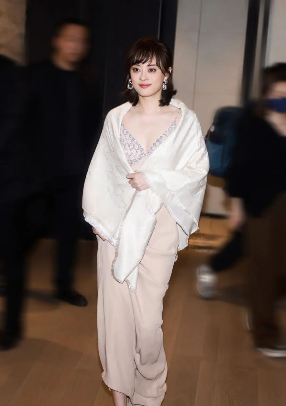 当孙俪不再执着短发