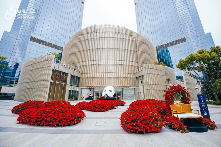 共赴梦之乐章启幕浪漫旅程上海港汇恒隆广场520特别联动音乐剧剧院