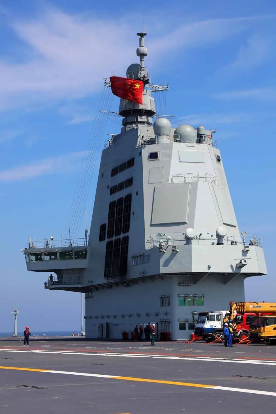 67中国第三艘航母福建舰顺利完成首次航行试验
