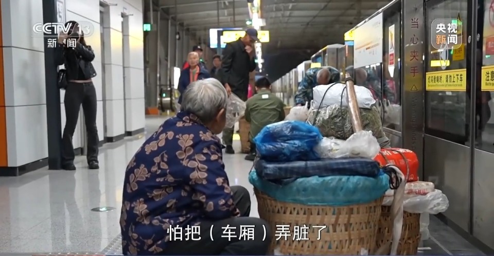 背篓专线免费摊位这里的故事很温暖