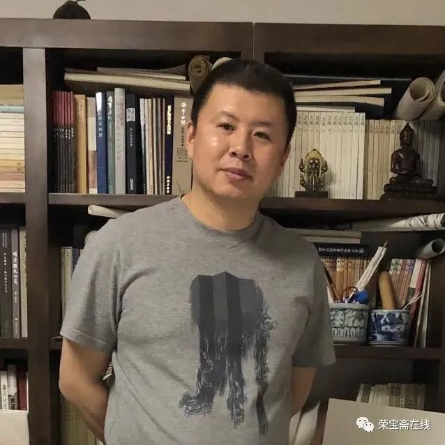 曾辗转求学于天津美术学院,北京画院石齐工作室,中国国家画院胡抗美