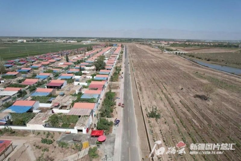 记第七届自治区文明村镇巴楚县阿纳库勒乡墩买里村