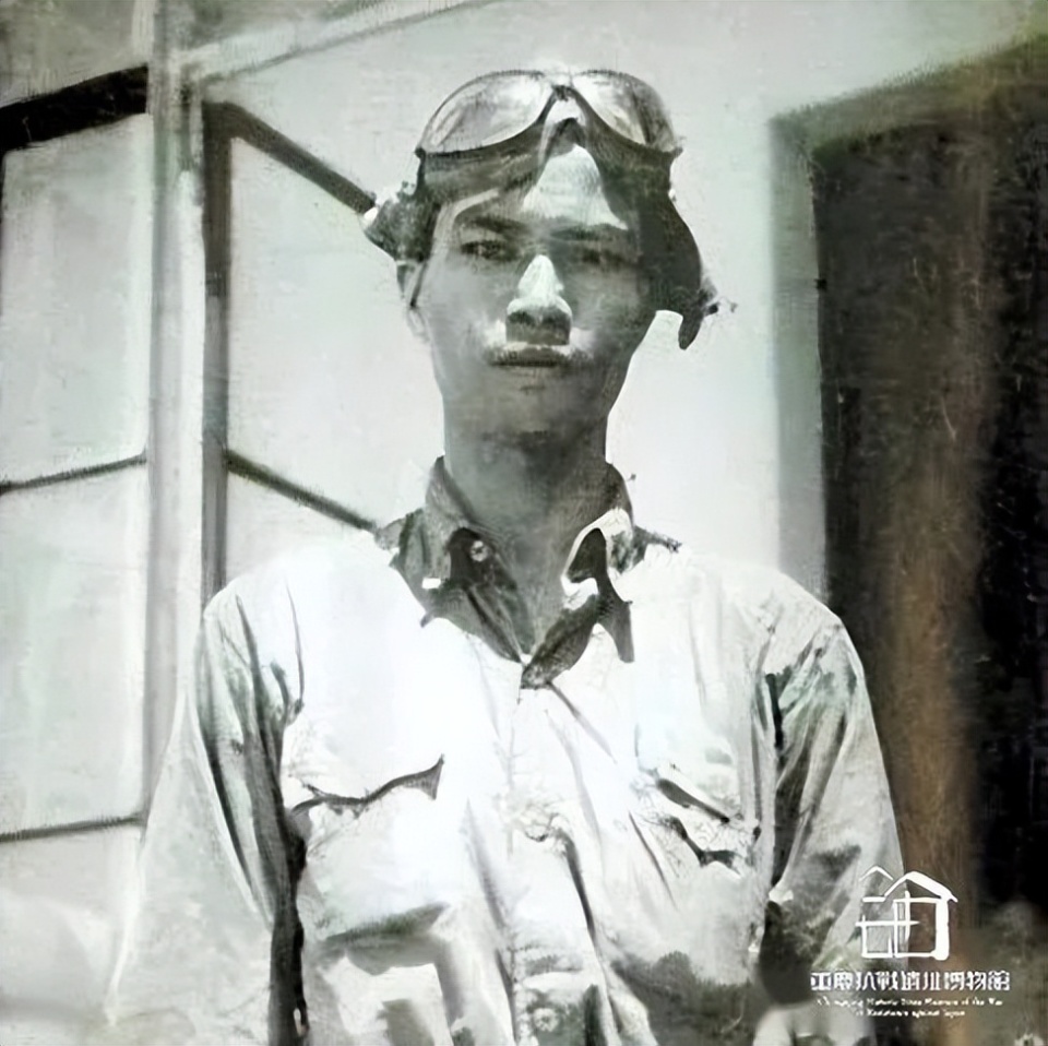 这位南安籍抗日航空英烈,被称为"华侨之鹰",牺牲时仅26岁……_腾讯