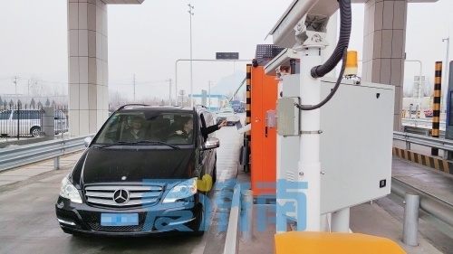 通过隧道不降速,提前收费很便捷.科技加持让山东的路更"聪明",更通畅