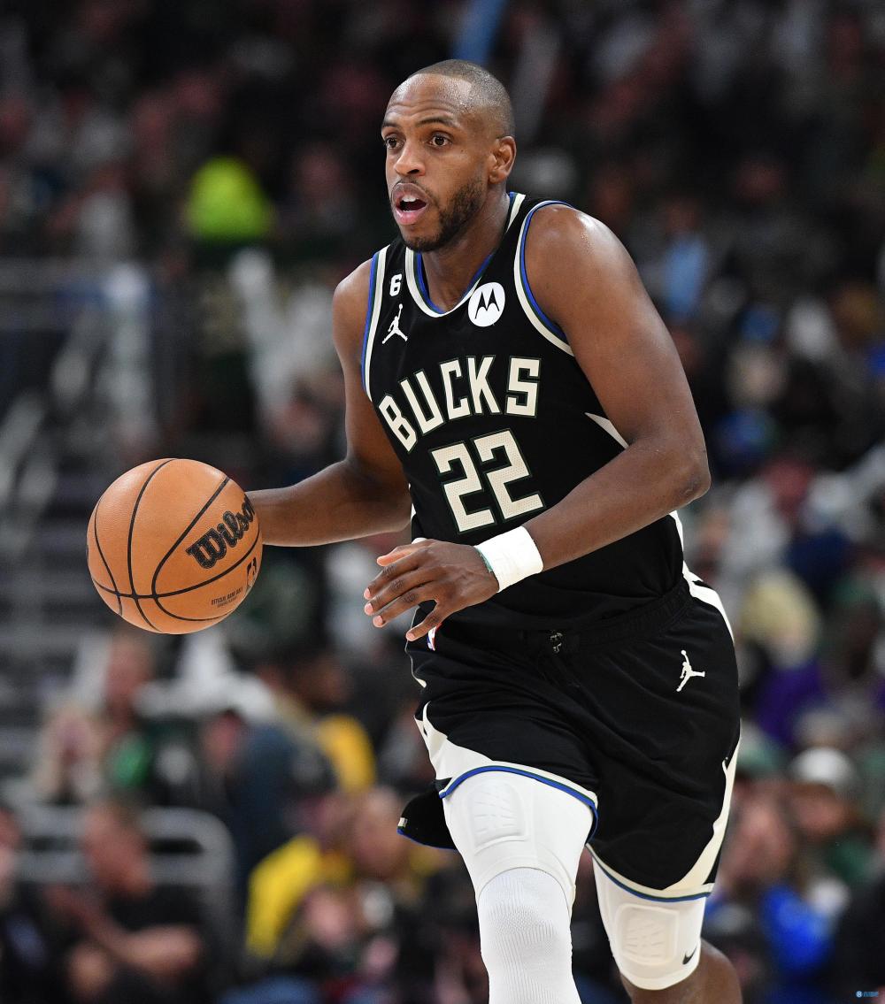 shams:米德尔顿成功接受右膝手术 以解决本赛季困扰他的伤势