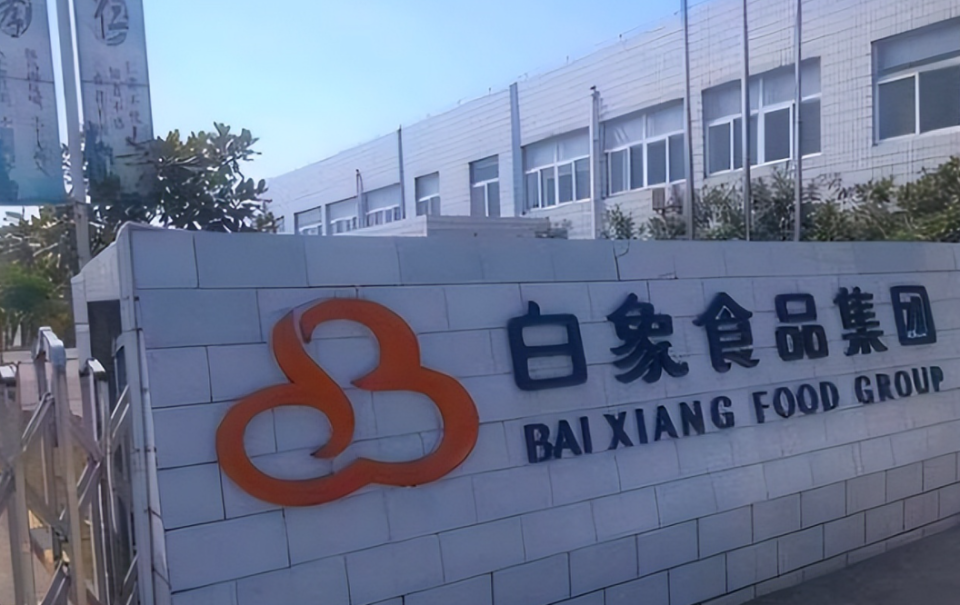 月入10亿!假期最"土"国货,快被捧成爽文男主了