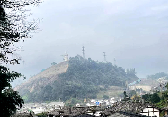 上关再往北,就是堰坎上老街和街边的老君溪了.