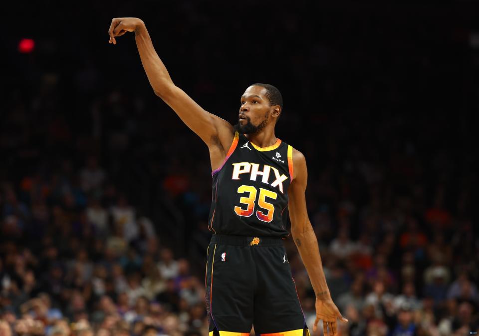 稳健杜兰特14中7罚球15中15拿下32分8板2帽