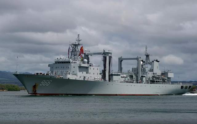 903型新型补给舰装载能力强大对于我海军意义重大