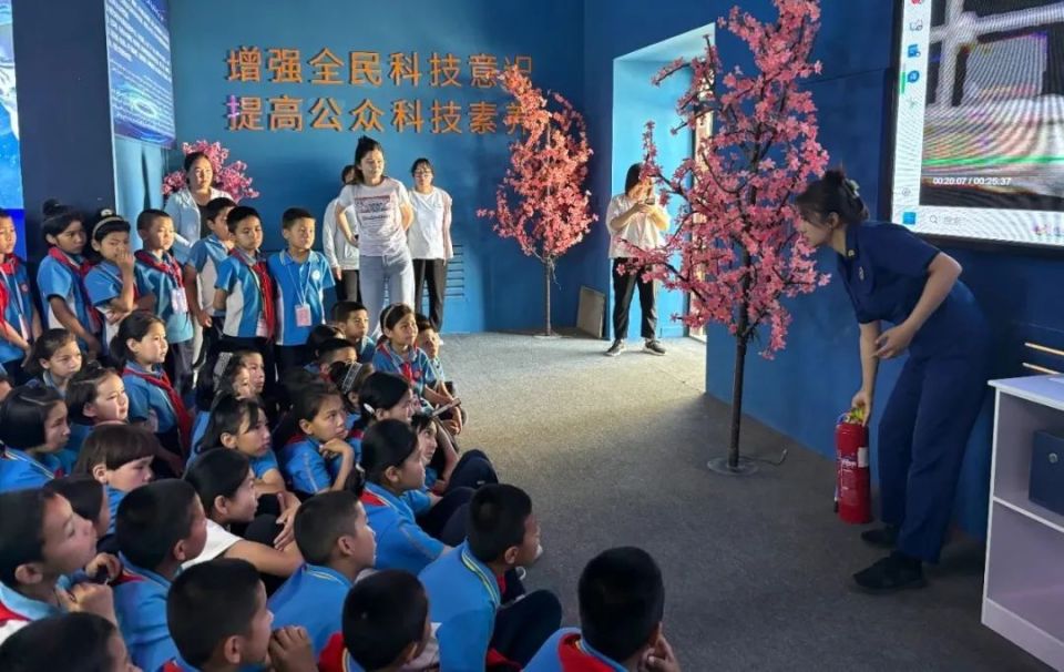 轮台县:"馆校结对" 助推"双减"见行见效