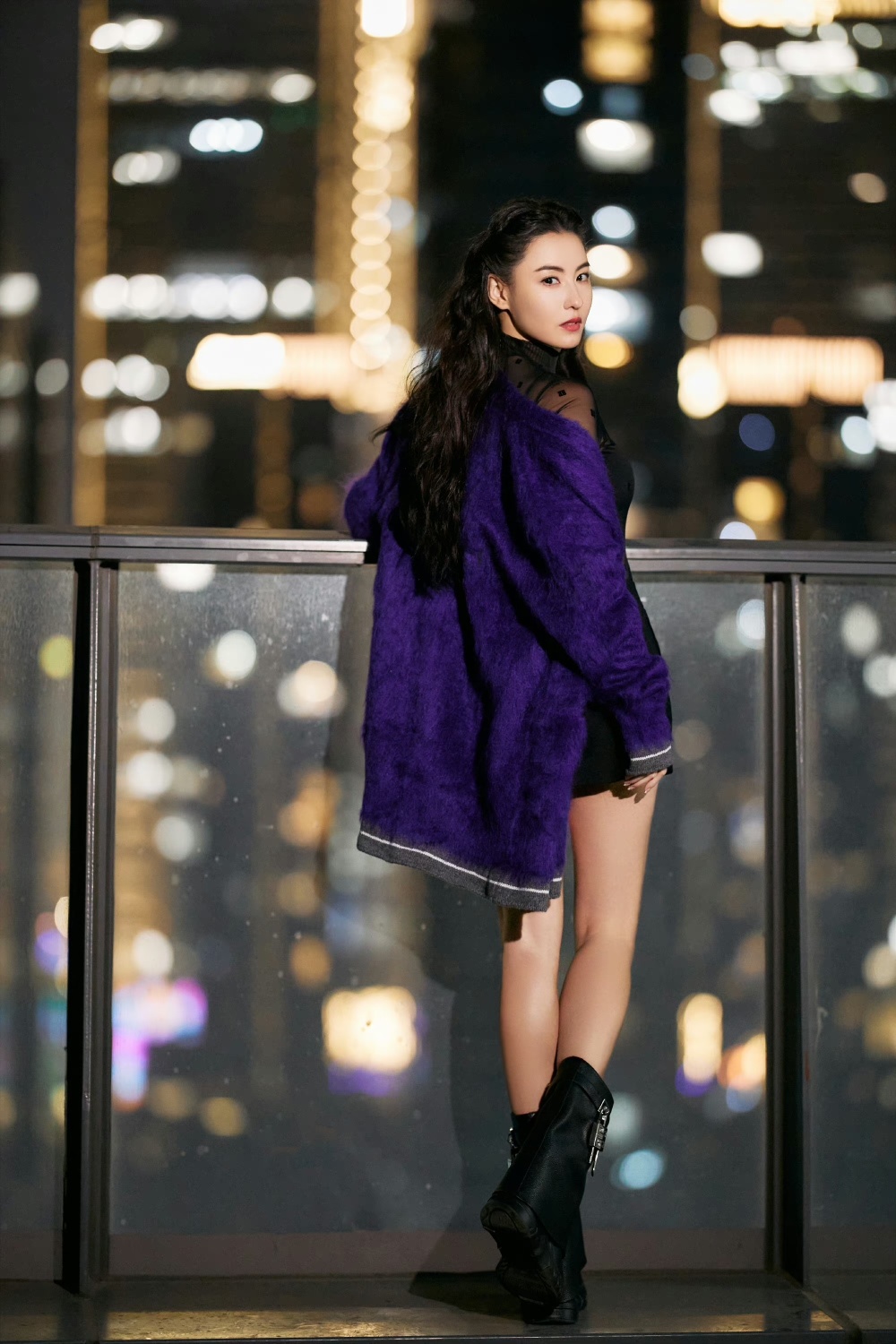 张柏芝晒照告别三月 狠狠拿捏色彩秘籍 亮眼穿搭你爱哪套?