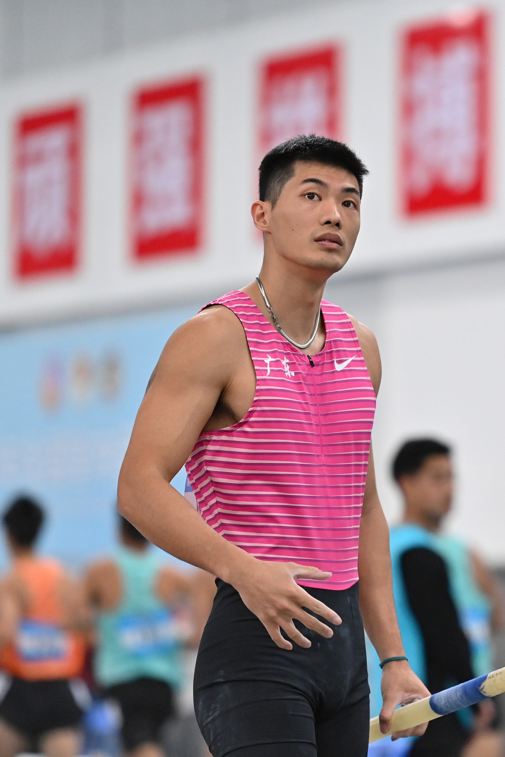 田径全国室内锦标赛钟涛获男子撑杆跳高冠军