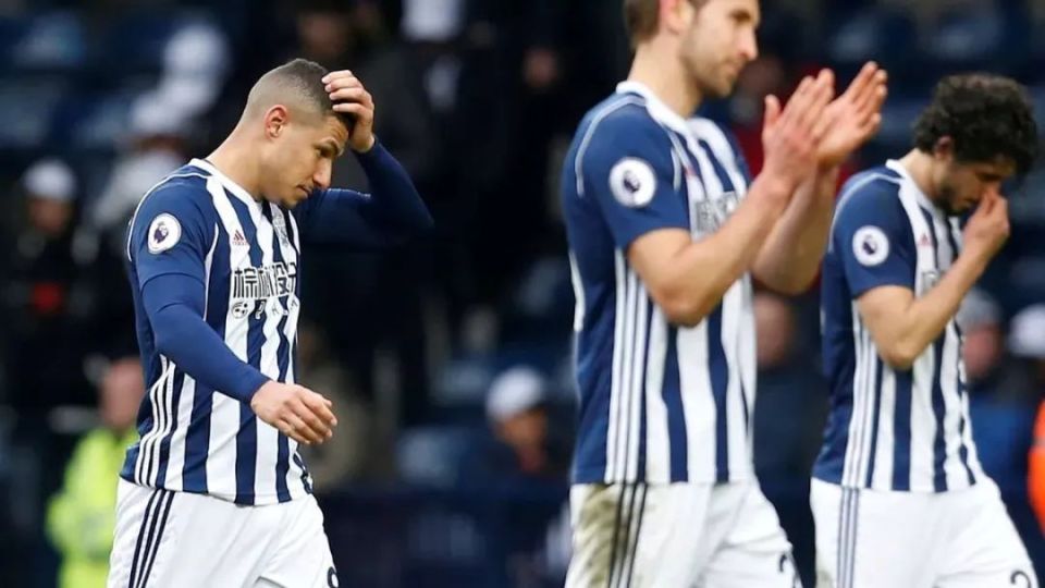 山楂球场的中资故事,在抗议声中结束