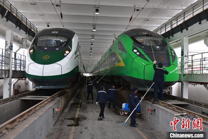 重庆车辆段加大动车检修力度护航春运
