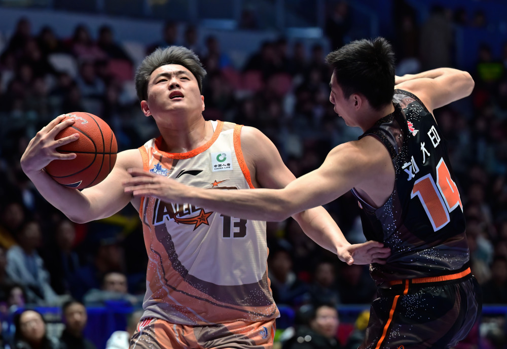 篮球cba全明星赛星锐赛大学生联队胜星锐二年级队2