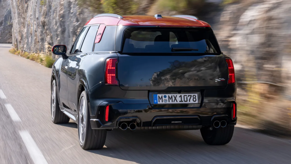 性能更加强劲,全新mini countryman jcw实车图发布_腾讯新闻