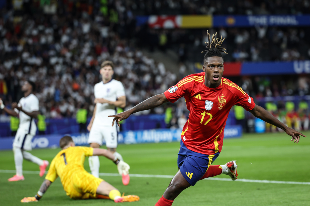 足球——欧锦赛:西班牙队夺冠(5)