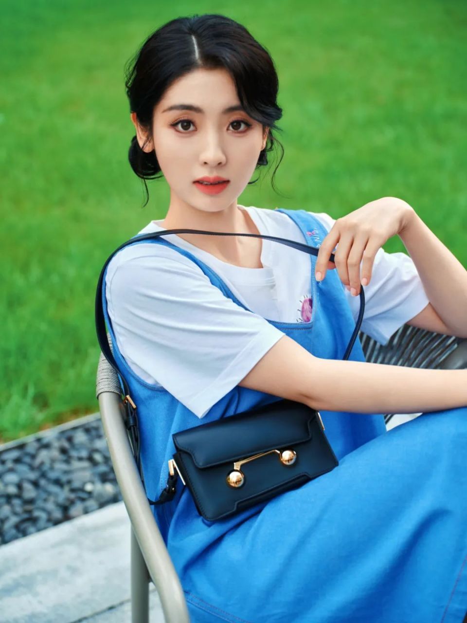 邢菲|演绎marni 2024春夏系列,轻盈灵动