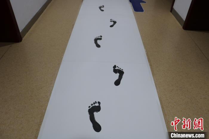 程锐:从派出所民警到解读"足迹密码"的刑侦专家_腾讯新闻