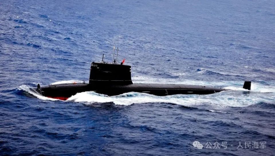 险,也要一往无前"水下先锋艇"使命特殊然而,官兵们深知漫漫水下长征路