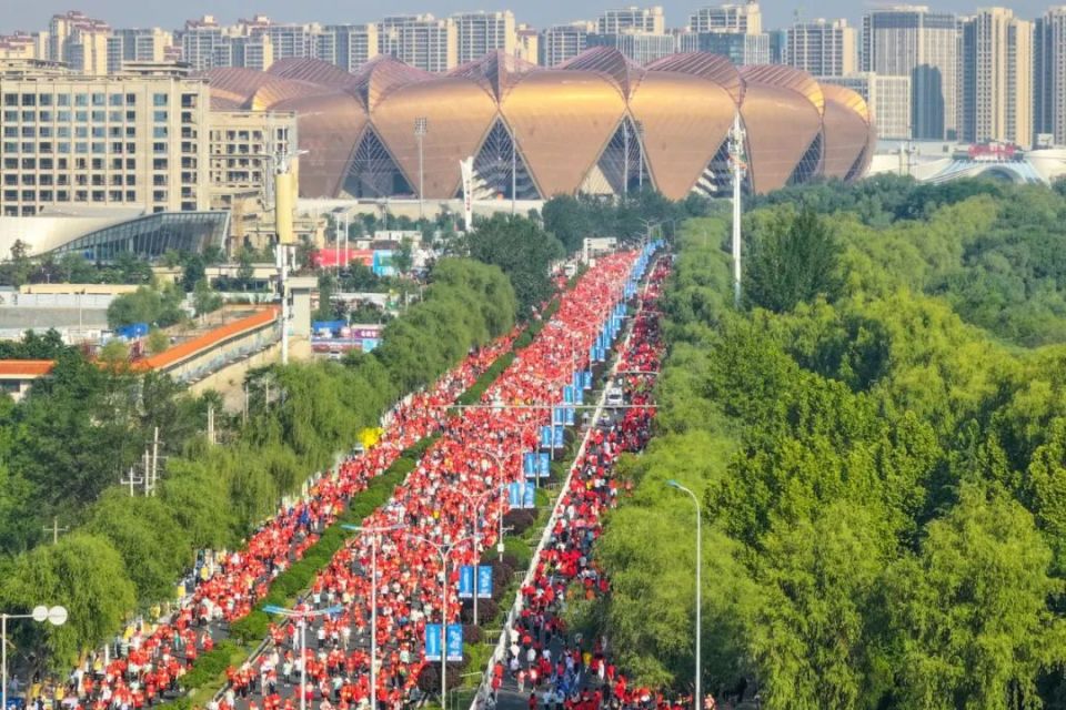 一场马拉松，带动一座城！2025兰马产生直接经济效益达6.6405亿元