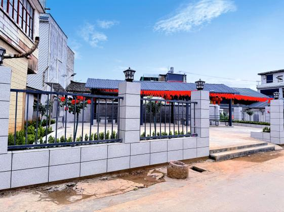 嵩明县小街镇甸丰村:文化广场让美丽乡村靓起来