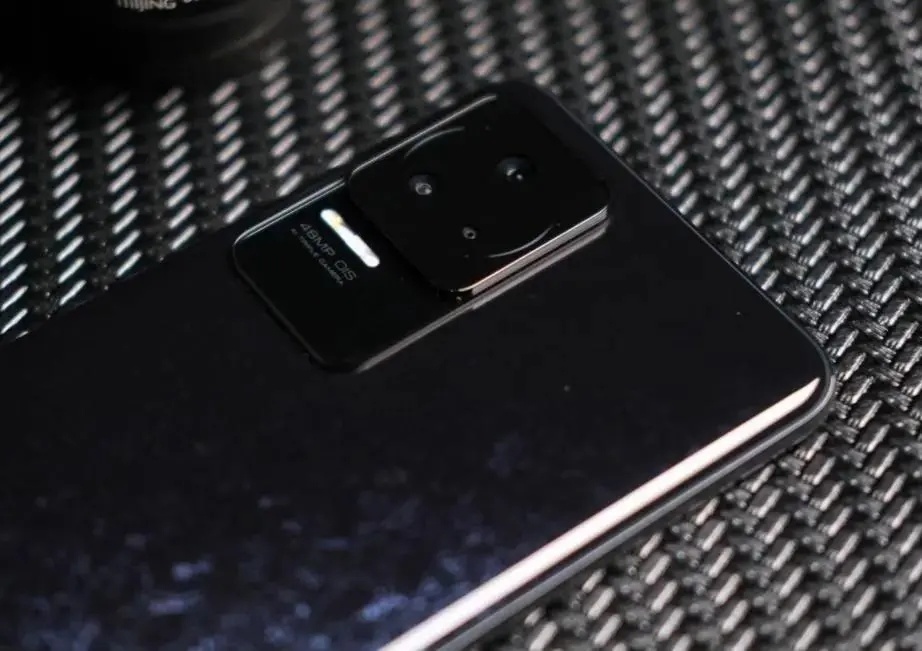 12GB＋256GB＋OIS光学防抖，重回1809元，热销顶配旗舰低价清仓4