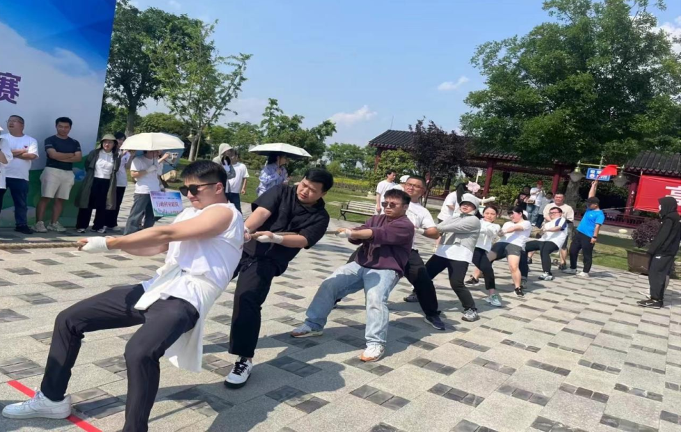 迎接"5·12国际护士节",黄陂区人民医院拔河·跳绳比赛场面激烈