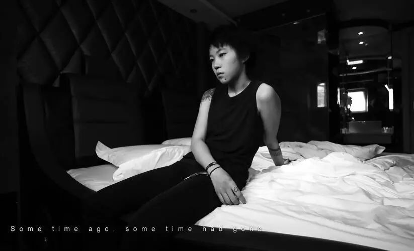 还和两位主演马思纯,周冬雨成了好姐妹.