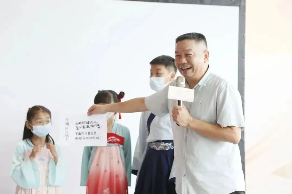 “为绿美广州写诗”第四届广州中小学生诗词大会擂台赛吹响报名号角！_腾讯新闻