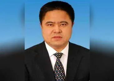 外逃原副市长李传良涉案逾31亿元,被查封房产1021处,扣押汽车38辆,此