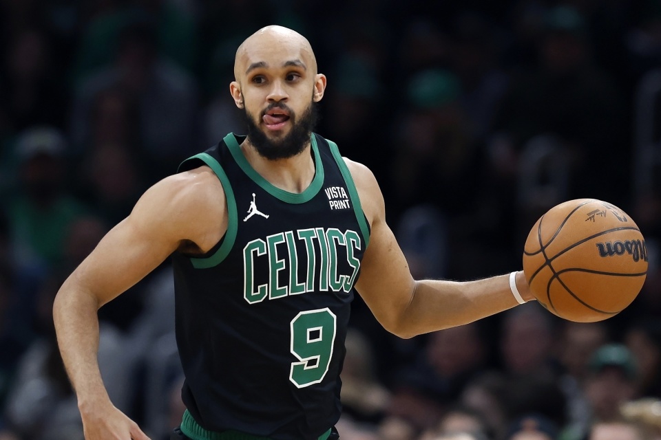 波津9中5贡献18分5板 德里克-怀特14中7拿到