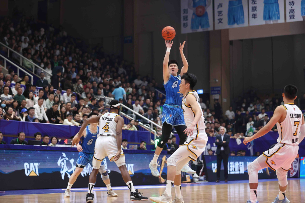 他们,撑起"蓝鲸"的"海浪"_腾讯新闻