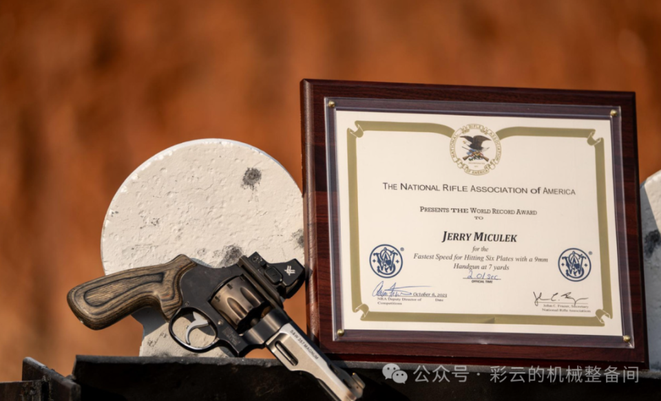 史密斯-维森新品:大师签名版model 327"世界纪录"比赛转轮手枪