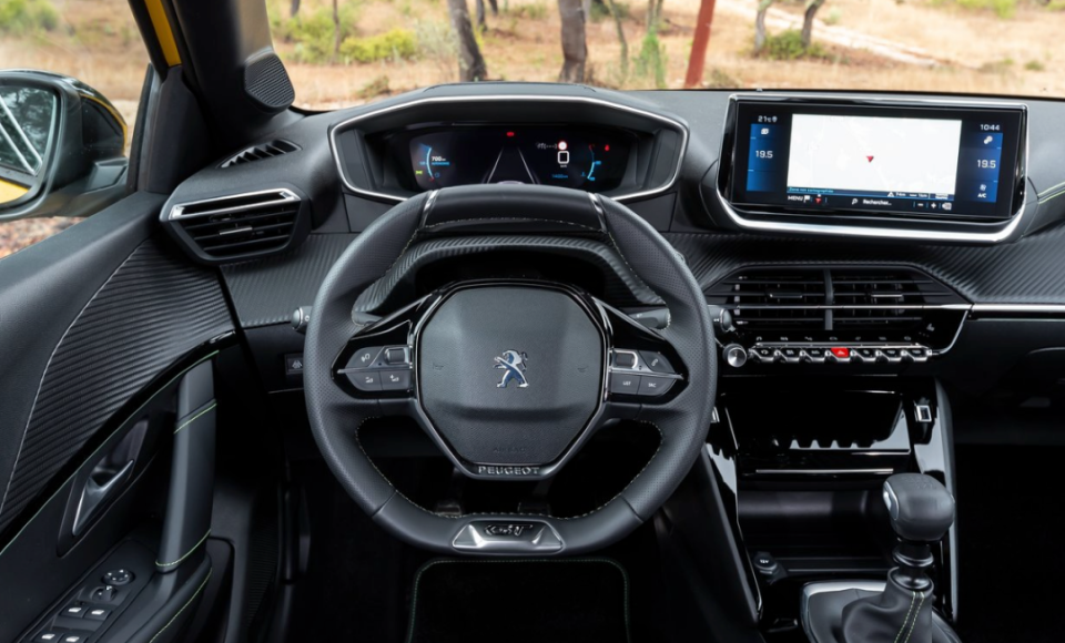 欧洲语境下的标致208 :法棍三明治 | 驾仕阅读