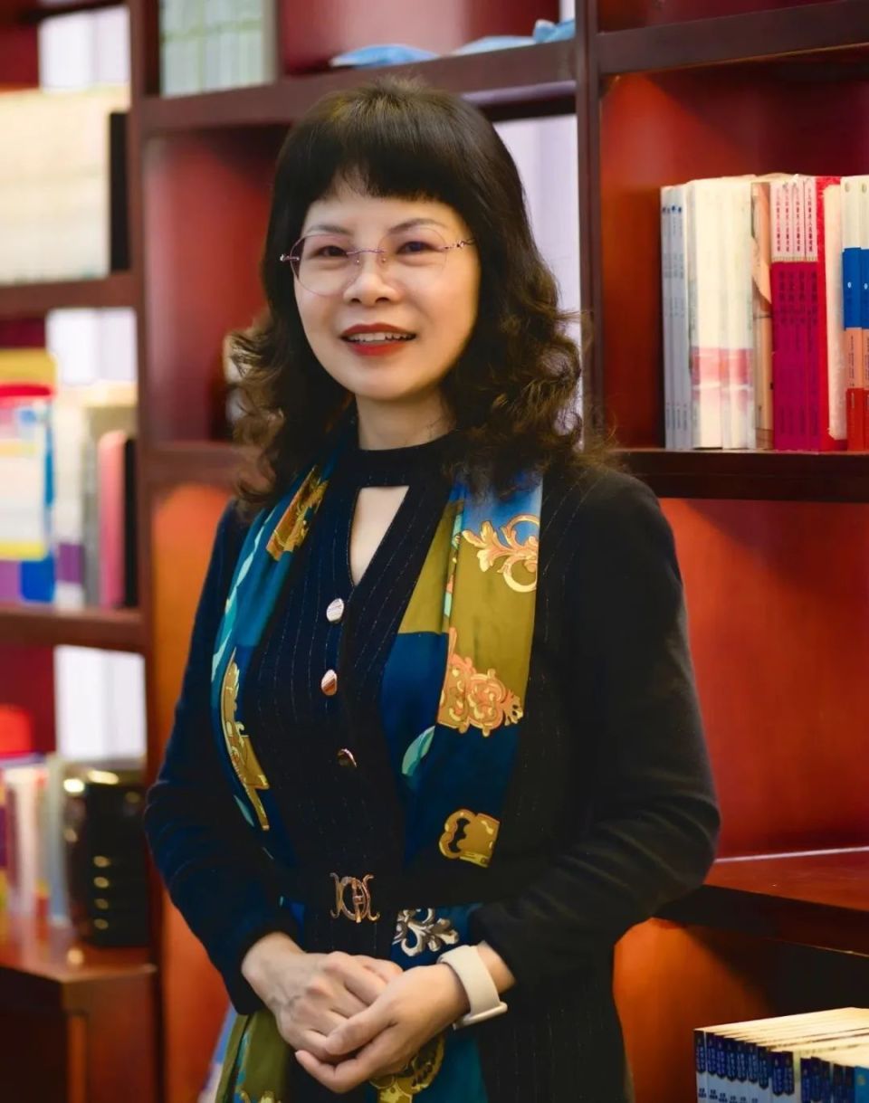 邀请了市教研所,景德镇一中,景德镇七中三位优秀教师,为大家进行授课