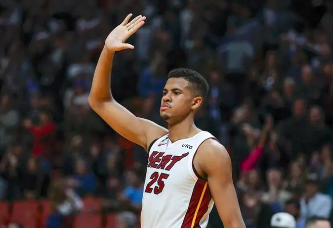 又一落选秀在热火淬炼成功2米13能投三分若去开拓者成长更快