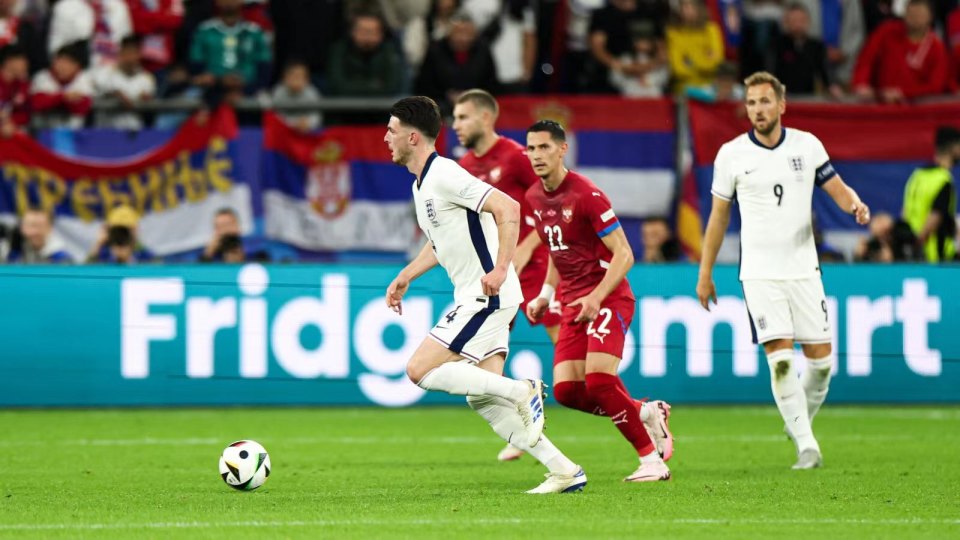 欧洲杯英格兰队取小组赛开门红