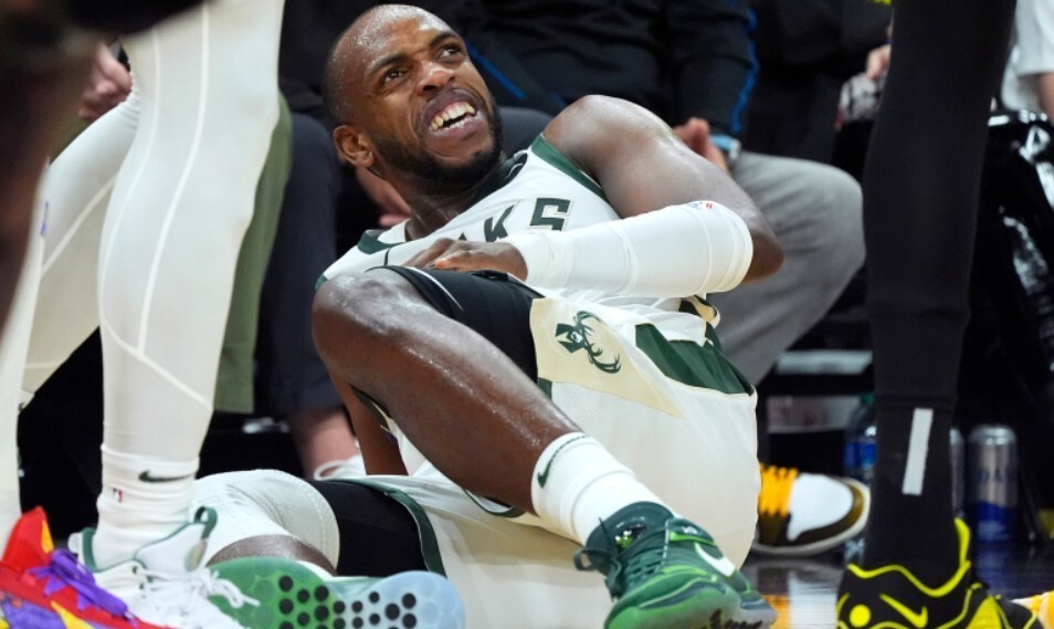 名记:米德尔顿接受双脚踝手术,目前正在康复中