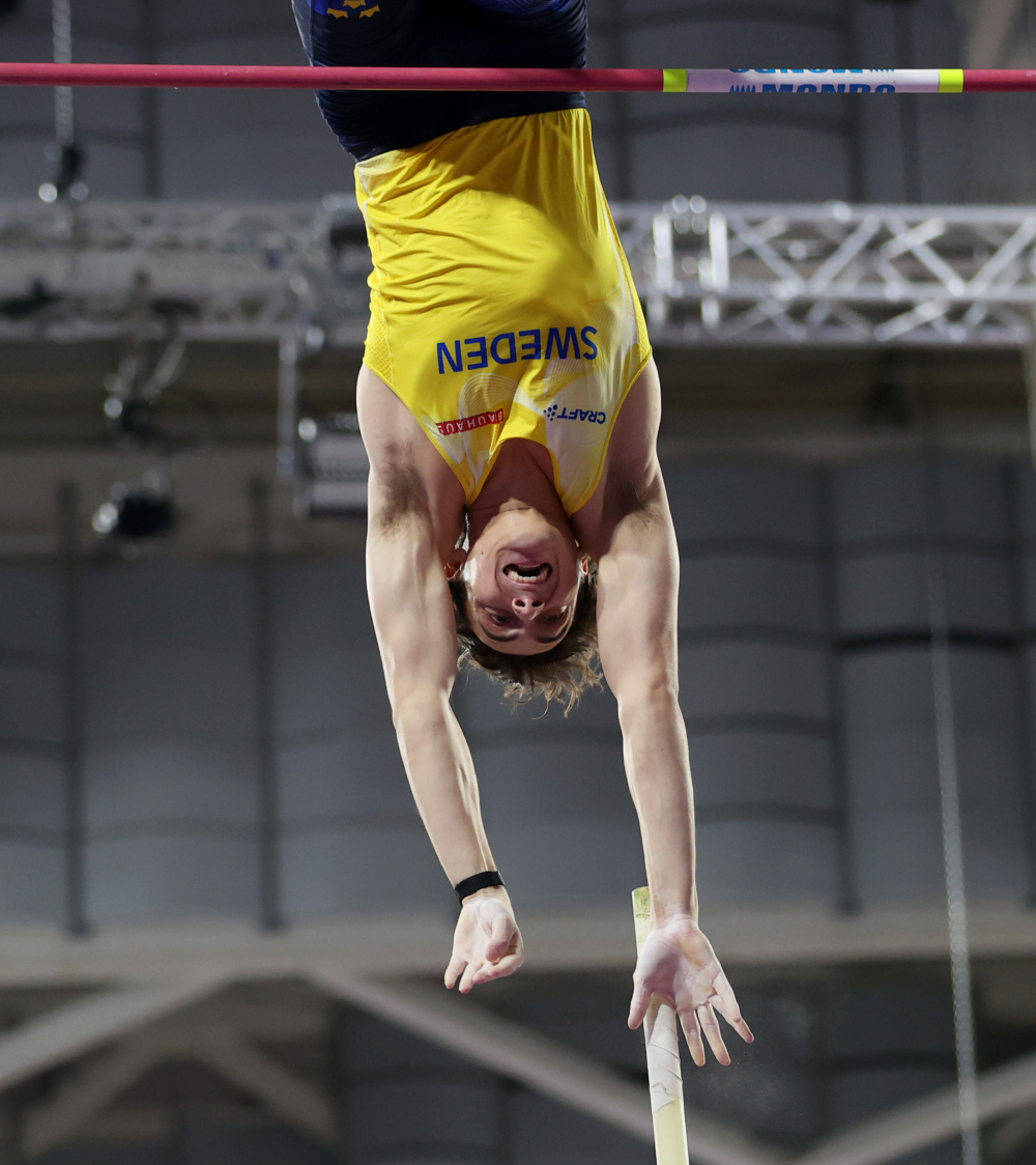 田径室内世锦赛杜普兰蒂斯夺得男子撑杆跳高冠军