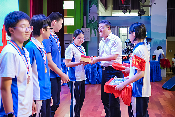 莲花中学北校区联合华富街道举办校园安全知识竞赛活动