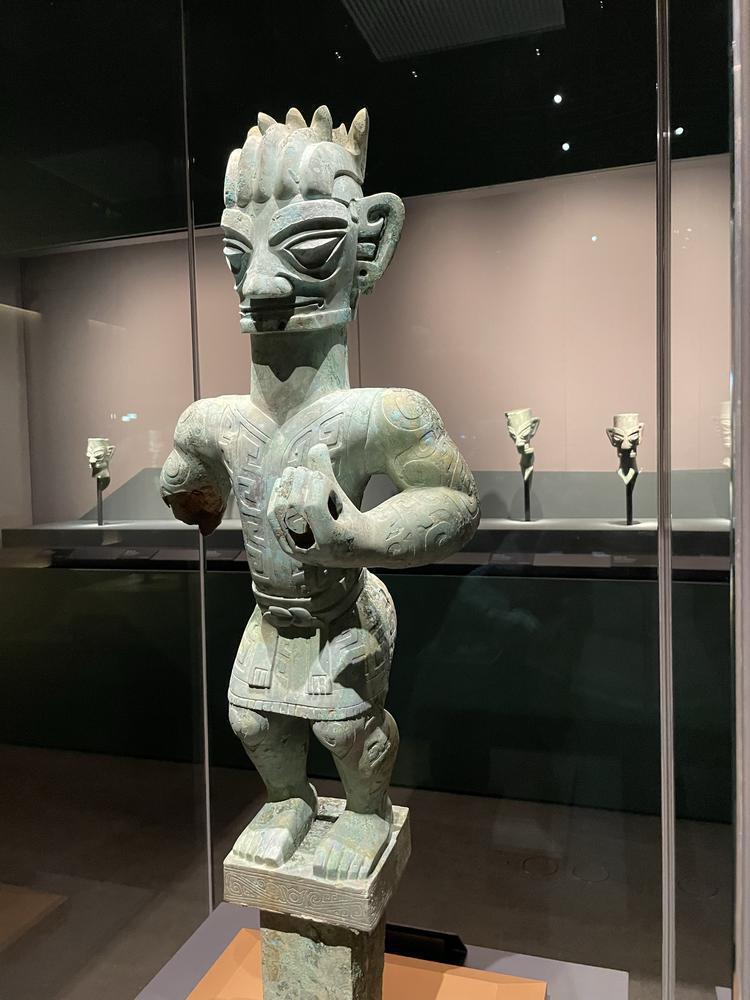 上海博物馆东馆试开放重磅推出三星堆金沙古蜀文明展