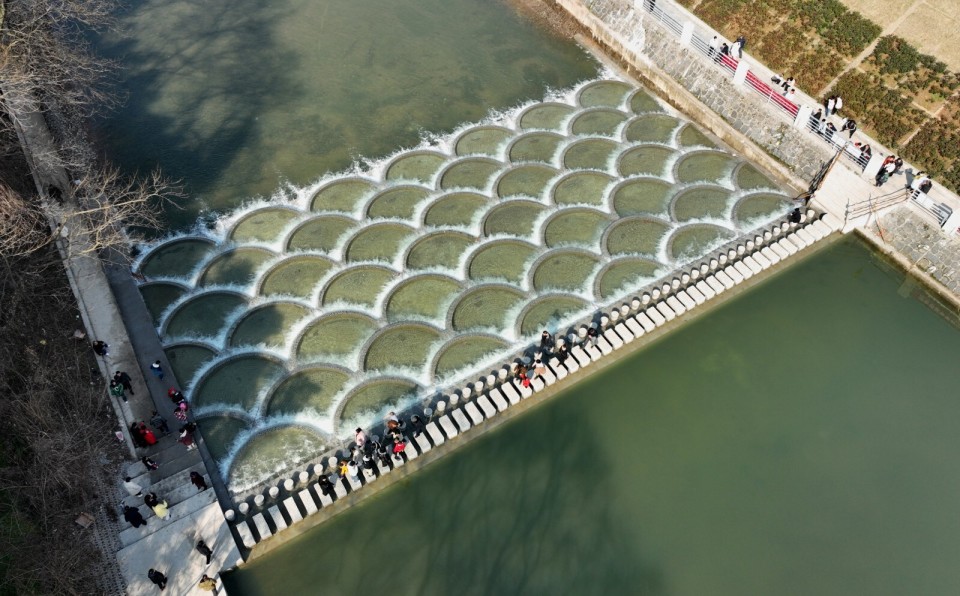 "鱼鳞坝"建成啦! 麻阳苗乡春节游玩最佳打卡地 1_腾讯新闻