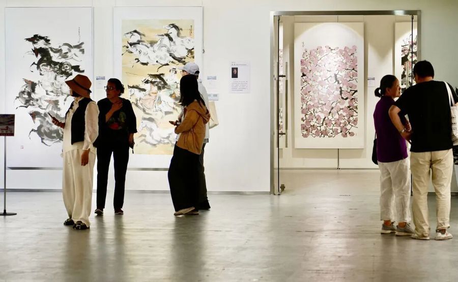 翰墨生辉，“海风·海派书画名家作品展”昨揭幕-腾讯新闻